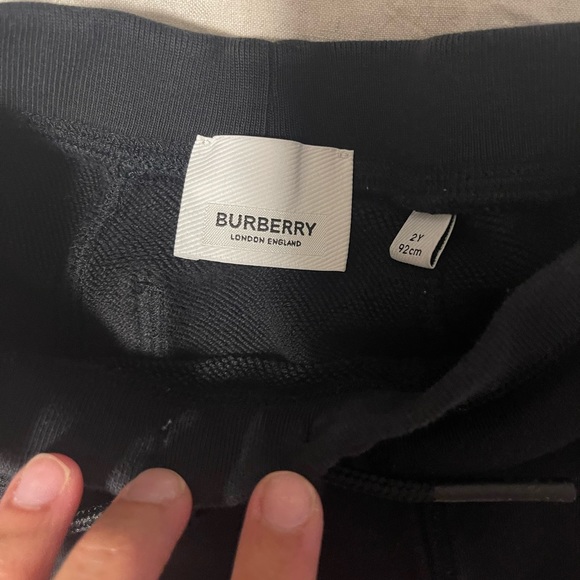 Burberry sweater and shirt set - Picture 3 of 3